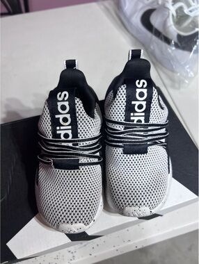 Adidas Kids Black and White Athletic Sneakers Size 7